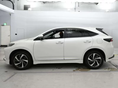 Toyota HARRIER  с аукциона в Японии
