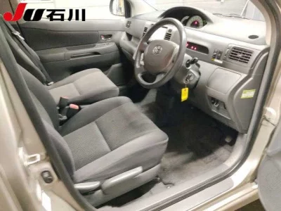 Toyota RAUM