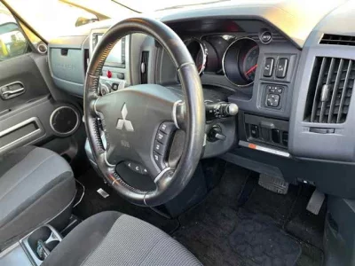 Mitsubishi DELICA D5