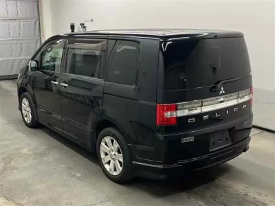 Mitsubishi DELICA D5