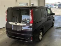 Toyota NOAH лот № 70184 оценка R  с аукциона в Японии 4