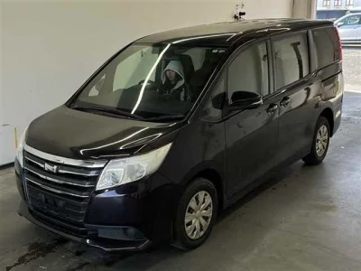Toyota NOAH  с аукциона в Японии