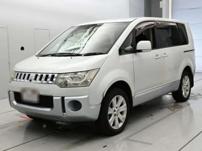 Mitsubishi DELICA D5