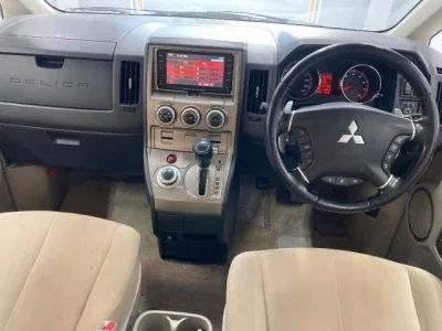 Mitsubishi DELICA D5