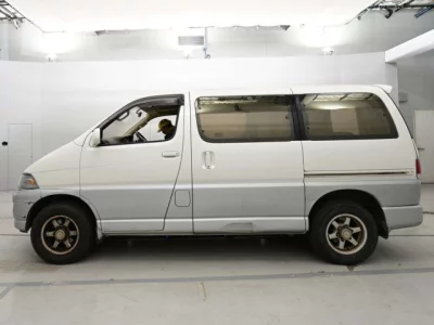 Toyota HIACE REGIUS
