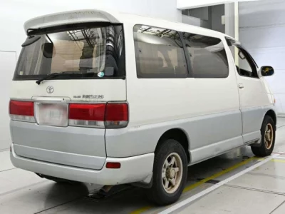Toyota HIACE REGIUS