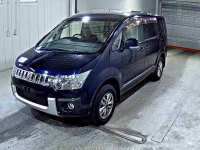 Mitsubishi DELICA D5