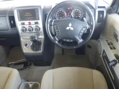 Mitsubishi DELICA D5