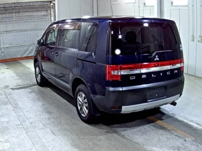 Mitsubishi DELICA D5