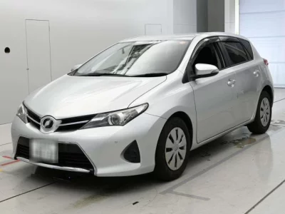 Toyota AURIS  с аукциона в Японии