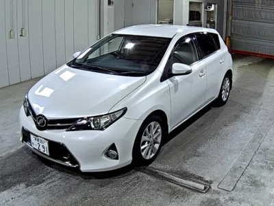 Toyota AURIS  с аукциона в Японии