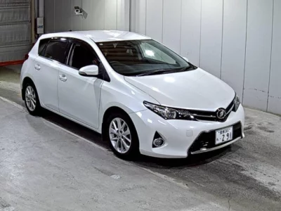 Toyota AURIS  с аукциона в Японии