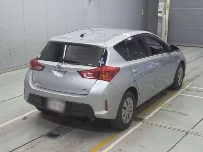 Toyota AURIS  с аукциона в Японии