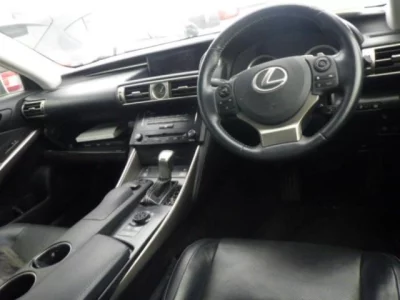 Lexus IS