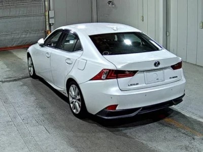 Lexus IS