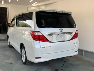 Toyota ALPHARD  с аукциона в Японии