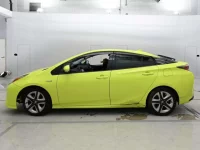 Toyota PRIUS лот № 11090 оценка RA  с аукциона в Японии 3