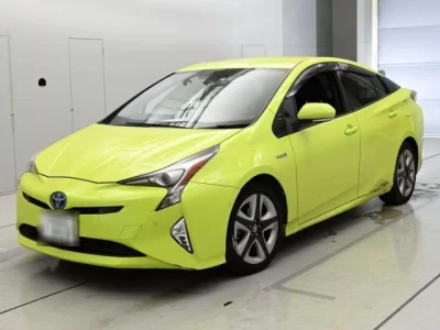 Toyota PRIUS  с аукциона в Японии
