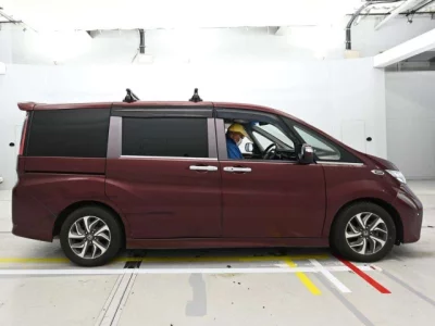 Honda STEP WAGON  с аукциона в Японии