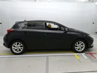 Toyota AURIS лот № 30525 оценка 4  с аукциона в Японии 2