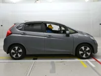 Honda FIT лот № 30526 оценка 3  с аукциона в Японии 2