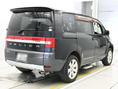 Mitsubishi DELICA D5