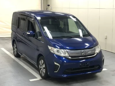 Honda STEP WAGON  с аукциона в Японии