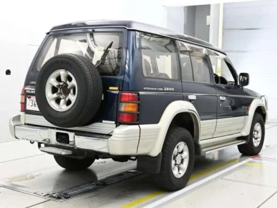 Mitsubishi PAJERO