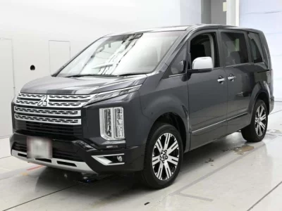 Mitsubishi DELICA D5