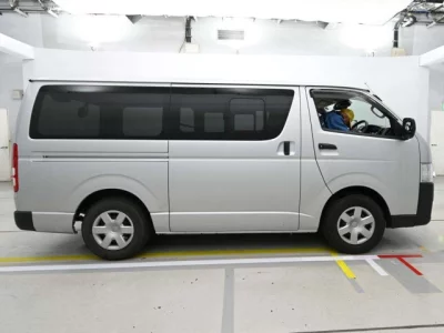 Toyota REGIUS ACE VAN