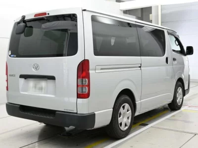 Toyota HIACE VAN  с аукциона в Японии