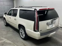 GM CADILLAC ESCALADE лот № 35054 оценка 4  с аукциона в Японии 1