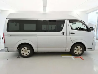 Toyota HIACE VAN  с аукциона в Японии