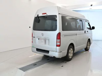 Toyota HIACE VAN  с аукциона в Японии