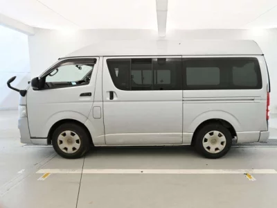 Toyota HIACE VAN  с аукциона в Японии