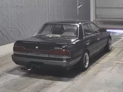 Nissan LAUREL