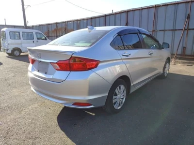 Honda GRACE  с аукциона в Японии