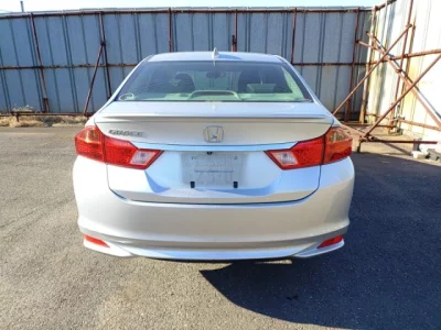 Honda GRACE  с аукциона в Японии