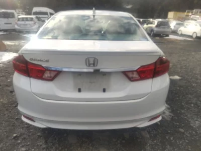 Honda GRACE  с аукциона в Японии