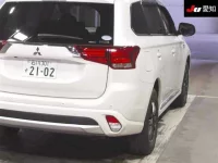 Mitsubishi OUTLANDER PHEV лот № 3002 оценка 3.5  с аукциона в Японии 7