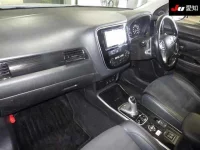 Mitsubishi OUTLANDER PHEV лот № 3002 оценка 3.5  с аукциона в Японии 2