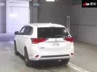 Mitsubishi OUTLANDER PHEV лот № 3002 оценка 3.5  с аукциона в Японии 1