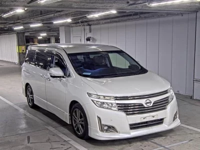 Nissan ELGRAND  с аукциона в Японии