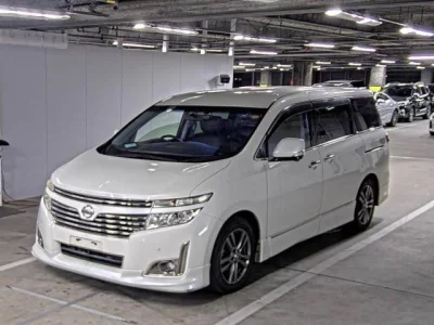 Nissan ELGRAND  с аукциона в Японии