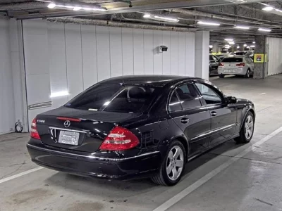 Mercedes-Benz E CLASS  с аукциона в Японии