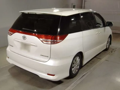 Toyota ESTIMA  с аукциона в Японии
