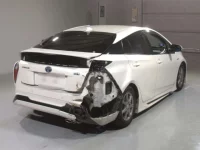 Toyota PRIUS лот № 11 оценка R  с аукциона в Японии 1