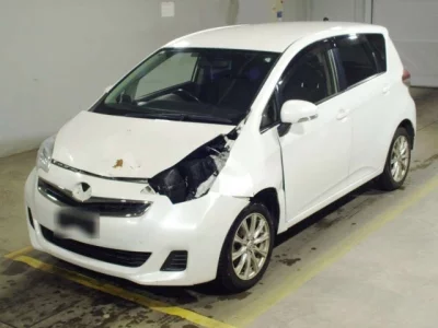 Toyota RACTIS  с аукциона в Японии
