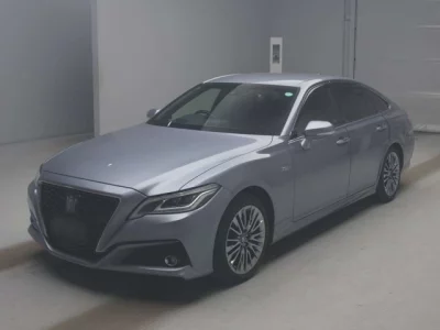 Toyota CROWN  с аукциона в Японии