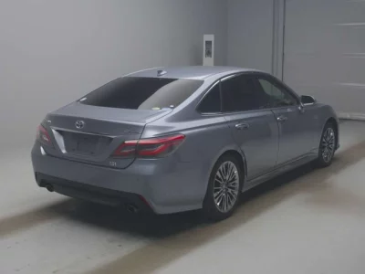 Toyota CROWN  с аукциона в Японии